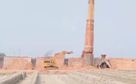 অবৈধ ইট ভাটা গুঁড়িয়ে দিলো শেরপুরের নকলা প্রশাসন