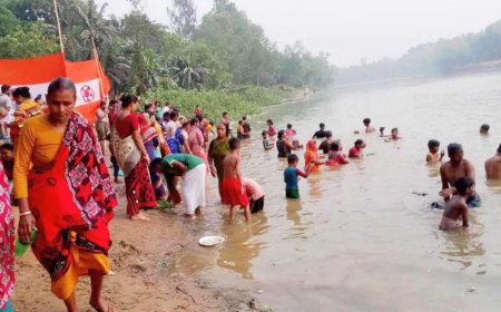 শেরপুরের নালিতাবাড়ীতে ঐতিহ্যবাহী বারুণী স্নান ও গঙ্গাপূজা অনুষ্ঠিত হয়েছে