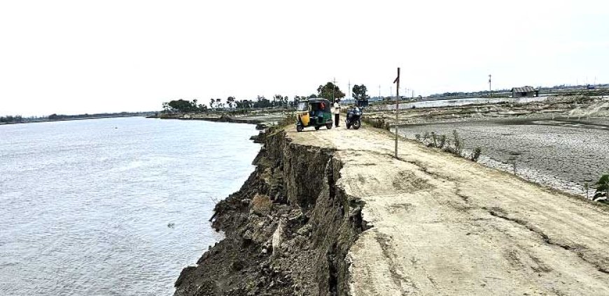মিরসরাইয়ে নদীগর্ভে যাচ্ছে সিডিএসপি বাঁধ, মৎস্যচাষে বিপর্যয়ের শঙ্কা