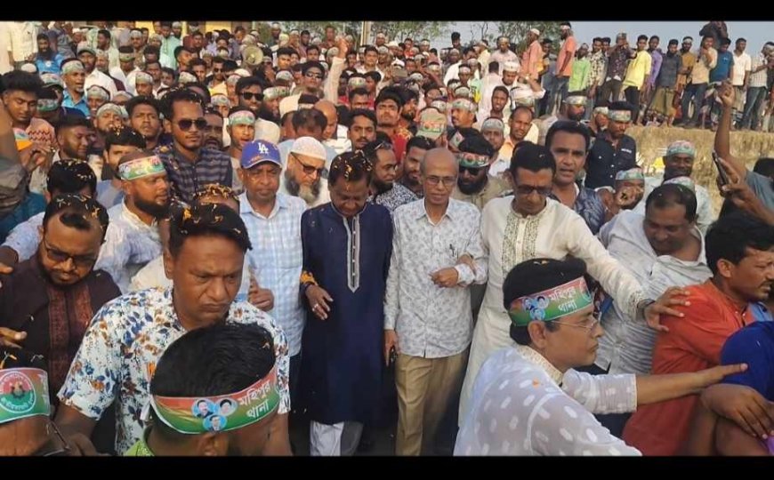 ফ্যাসিস্ট হাসিনা সরকারের মতো লুটেপুটে খাবার চিন্তাও কেহ করবেন না": এবিএম মোশাররফ হোসেন