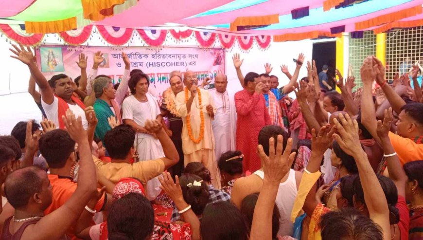 অক্ষয় তৃতীয়ায় পুণ্যলাভ চেয়ে কুয়াকাটায় সনাতন ধর্মাবলম্বীদের সমুদ্র স্নান