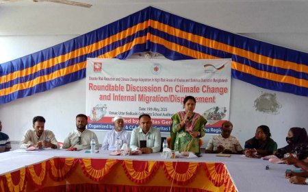 কয়রায় জলবায়ু পরিবর্তন ও দূর্যোগ ঝুঁকি হ্রাস শীর্ষক গোলটেবিল বৈঠক