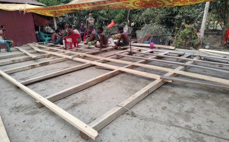 কুয়াকাটায় জমি দখল করে স্থাপনা নির্মাণ, প্রশাসনের হস্তক্ষেপ দাবি