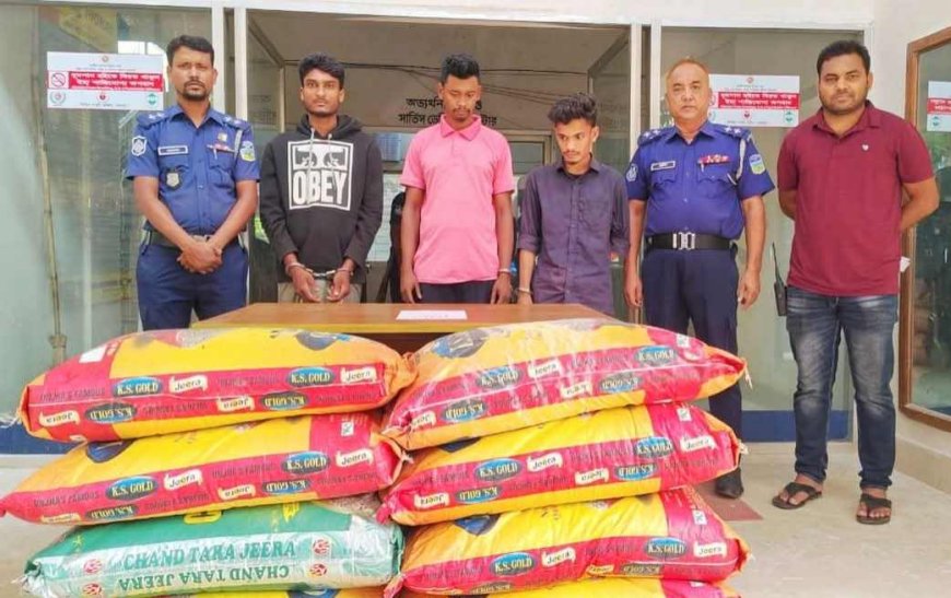 শেরপুরের বিজিবি ও পুলিশের অভিযানে ভারতীয় মালামাল জব্দ