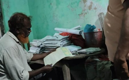 টাকার বিনিময়ে রেকর্ড সংশোধন, নাইটগার্ড হয়েও দিনে করেন কর্মকর্তাদের কাজ