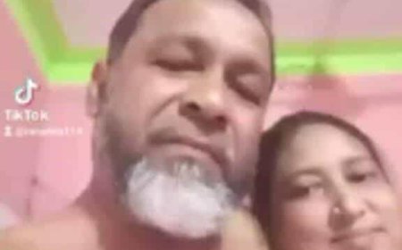 জামালপুরে শ্রমিকদল নেতার  অন্তরঙ্গ মূহুর্তের ছবি ভাইরাল