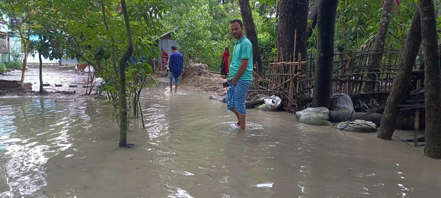 মীরসরাইয়ে পানি নিষ্কাশন ও চলাচলের পথ বন্ধ করে  দুর্ভোগ সৃষ্টি বিপাকে ১২ পরিবার 