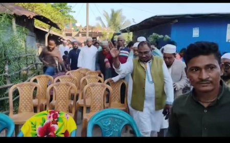 মিরসরাইয়ে জামায়াত প্রার্থীকে ঢাকের তালে তালে ফুল ছিটিয়ে বরণ