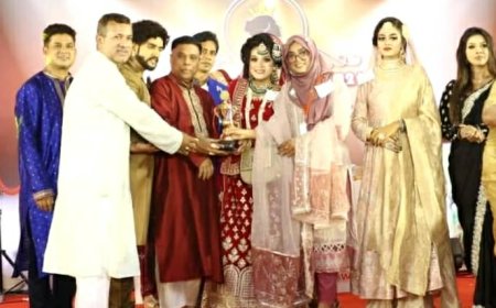 জামালপুরের জনপ্রিয় মেকাপ আর্টিস্ট সিরাজাতুন সাধ, “Shadh’s Art” পেইজে ছড়িয়ে দিচ্ছেন সৌন্দর্যের বিশেষ ছোঁয়া