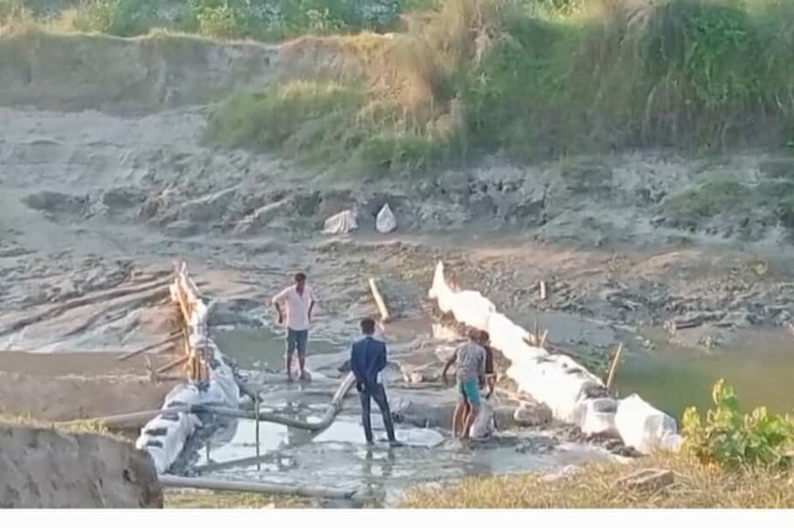 ধামরাইয়ে বংশী নদীতে অবৈধ ড্রেজার বসিয়ে বালু উত্তোলন 