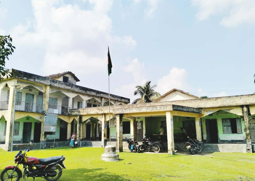 অনিয়মে জর্জরিত উলিপুরের ৯নং গুনাইগাছ ইউনিয়ন পরিষদ সেবা বঞ্চিত সাধারণ মানুষ, দায় এড়াচ্ছেন দায়িত্বপ্রাপ্তরা