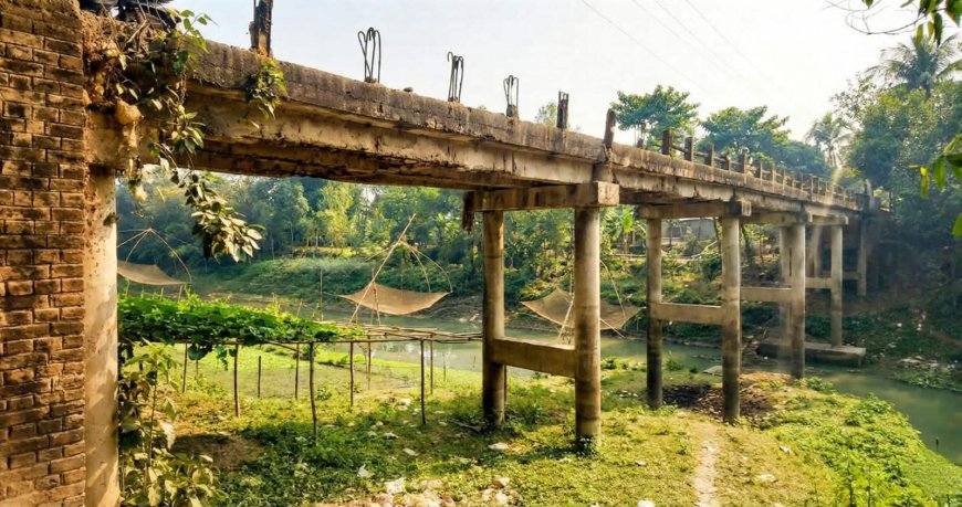গোপালপুর পৌরশহরের বৈরাণ সেঁতুর জীর্নদশা
