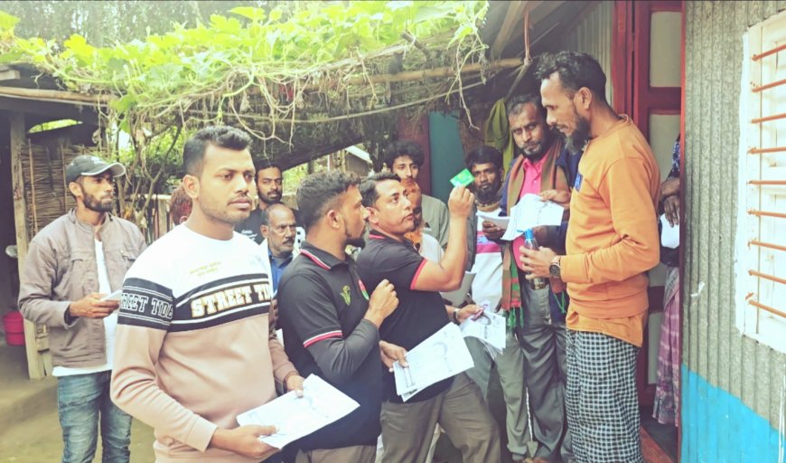 ডাসারে বিএনপির প্রার্থী খোকন তালুকদারের জন্য বাড়ি বাড়ি গিয়ে ভোট প্রার্থনা