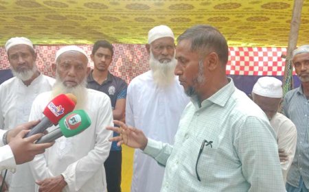 সীতাকুণ্ড-থানাধীন  ফুলগাজী পাড়ায় মসজিদের আয়-ব্যয় নিয়ে উত্তেজনা ৫ একর জমির হিসাব প্রকাশের দাবিতে বিক্ষোভ, নামাজ বর্জনের ঘোষণা মুসল্লিদের
