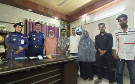 মীরসরাইয়ে ১৫০টি হারানো মোবাইল ফোন উদ্ধার করে দিল পুলিশ