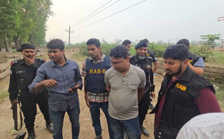 মাদারীপুরে র‌্যাবের অভিযানে মোটরসাইকেলের ট্যাংকিতে লুকানো ৯২ বোতল ফেনসিডিল উদ্ধার, আটক ১