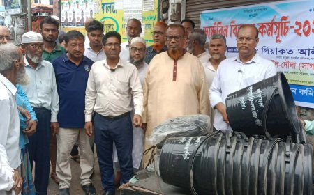 সাতক্ষীরার মধুবাগ আবাসিক এলাকা উন্নয়ন কমিটির উদ্যোগে ডাস্টবিন বিতরণ কর্মসূচির উদ্বোধন