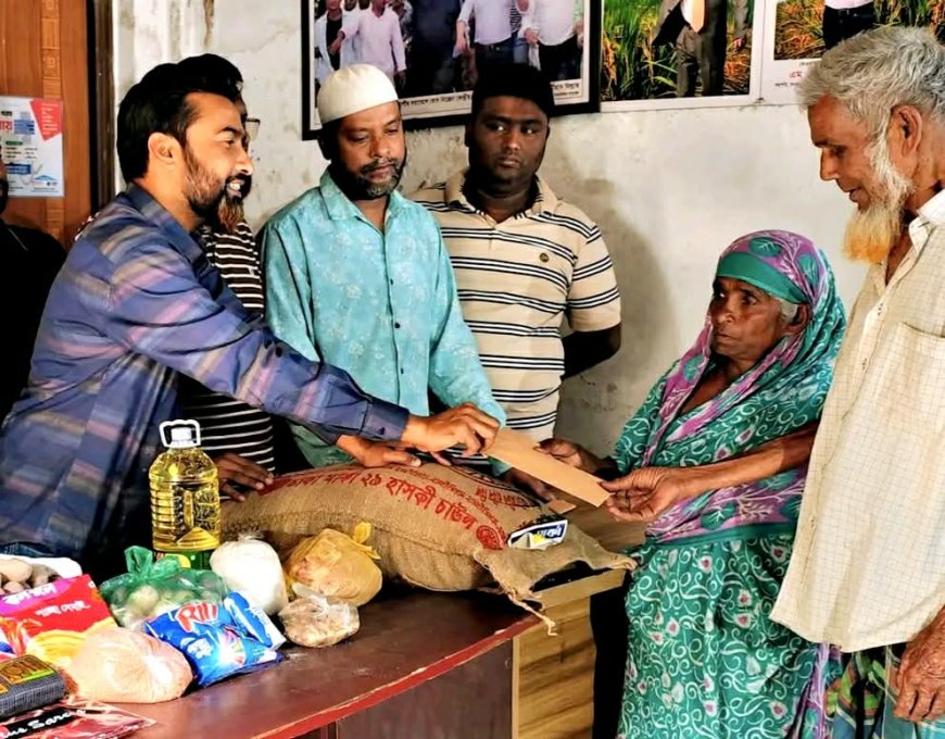 জামালপুরে বোতল কুড়িয়ে জীবন চলা বৃদ্ধ দম্পত্তির পাশে মেয়র প্রার্থী সোহেল রানা খান