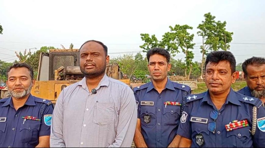 কিশোরগঞ্জের হোসেনপুর অবৈধভাবে মাটি কাটায় এক লক্ষ টাকা জরিমানা করেন ভ্রাম্যমান আদালত