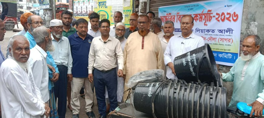 সাতক্ষীরার মধুবাগ আবাসিক এলাকা উন্নয়ন কমিটির উদ্যোগে ডাস্টবিন বিতরণ কর্মসূচির উদ্বোধন