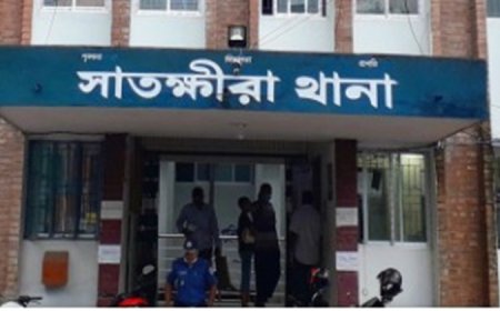 সাতক্ষীরায় ইজিবাইকের ধাক্কায় এক স্কুলছাত্রীর মৃত্যু