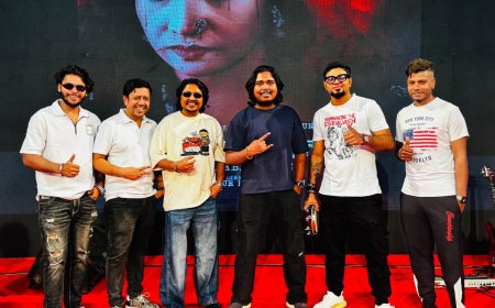 দেশ-বিদেশে ব্যস্ত দ্য টীম আকাশ মাহমুদ