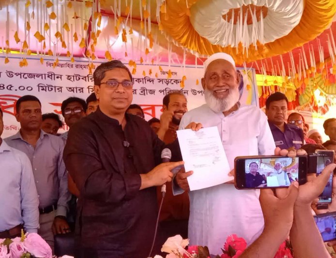 গোপালপুরে সেই জীর্ন বৈরাণ সেঁতু পরিদর্শনে এলজিআরডি প্রতিমন্ত্রী; ৪.৫ কোটি টাকা ব্যয়ে নতুন সেঁতু