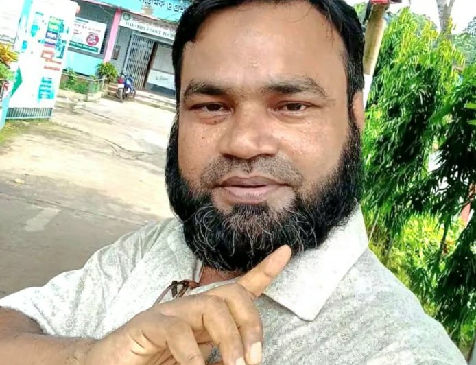 সরকারী চাকুরির প্রলোভন দিয়ে ৮লাখ ৫০হাজার টাকা হাতিয়ে নেয়ার অভিযোগ উঠেছে এক শিক্ষকের বিরুদ্ধে