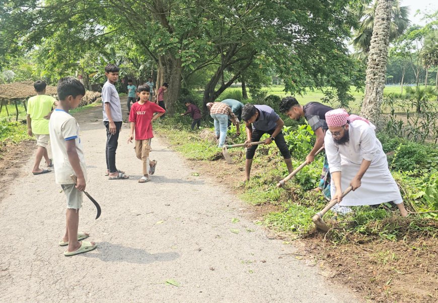 মাদারীপুরে গ্রামীণ সড়ক পরিস্কার পরিচ্ছন্ন করলো বনগ্রাম যুব উন্নয়ন সংগঠন