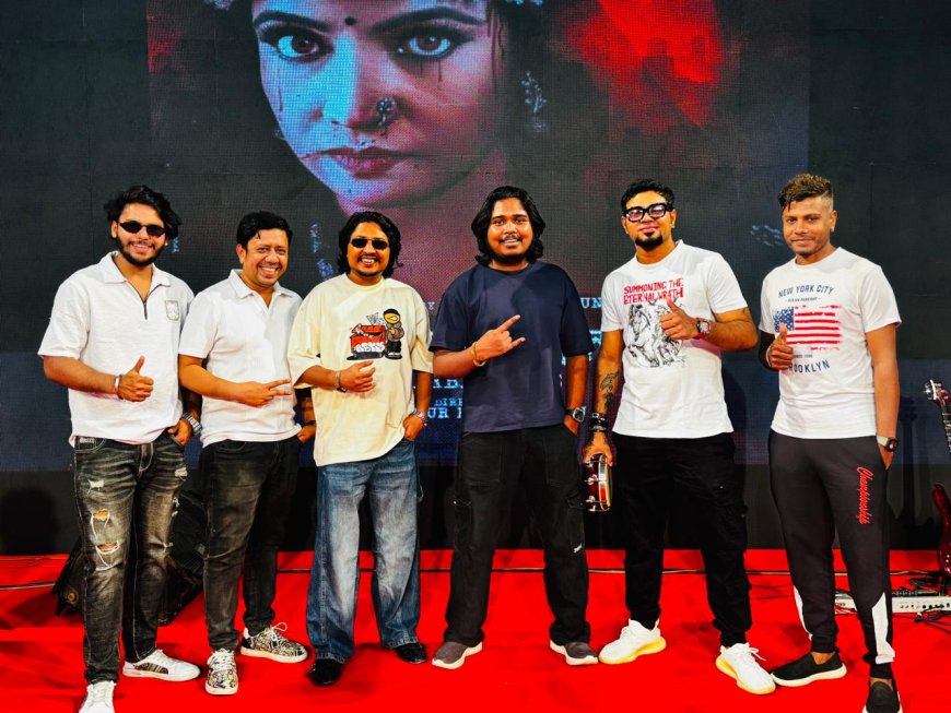 দেশ-বিদেশে ব্যস্ত দ্য টীম আকাশ মাহমুদ