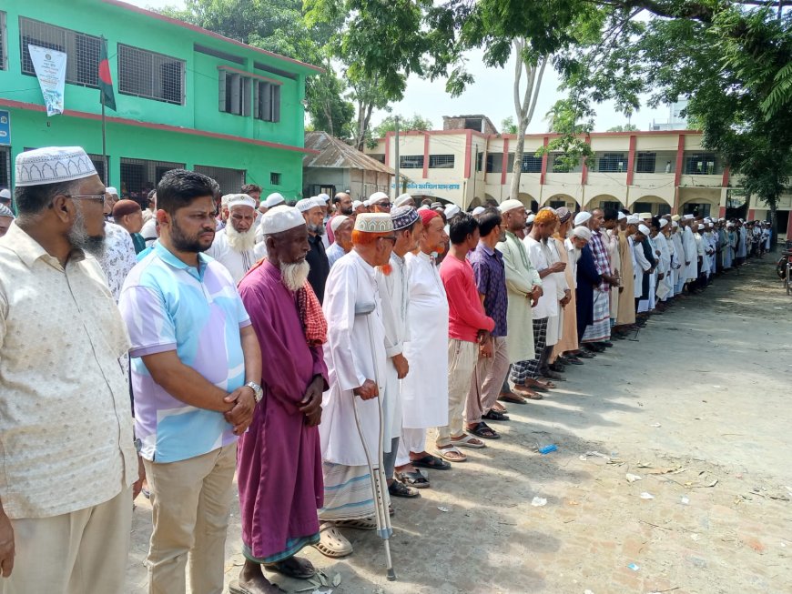 কালকিনি মডেল প্রেসক্লাবের সাধারণ সম্পাদক হাকিমের বাবার জানাজার নামাজ সম্পন্ন