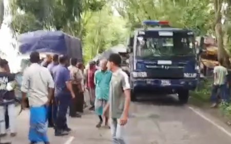 মাদারীপুরে বালুর ট্রাক ও পত্রিকা পরিবহন পিকআপ মুখোমুখি সংঘর্ষে পিকআপ চলক নিহত, আহত অন্তত ৪জন