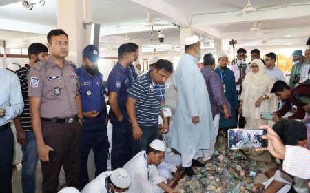 ঐতিহাসিক পাগলা মসজিদে দানের   ৪৩ বস্তা টাকা  ব্যাংকে প্রেরণ