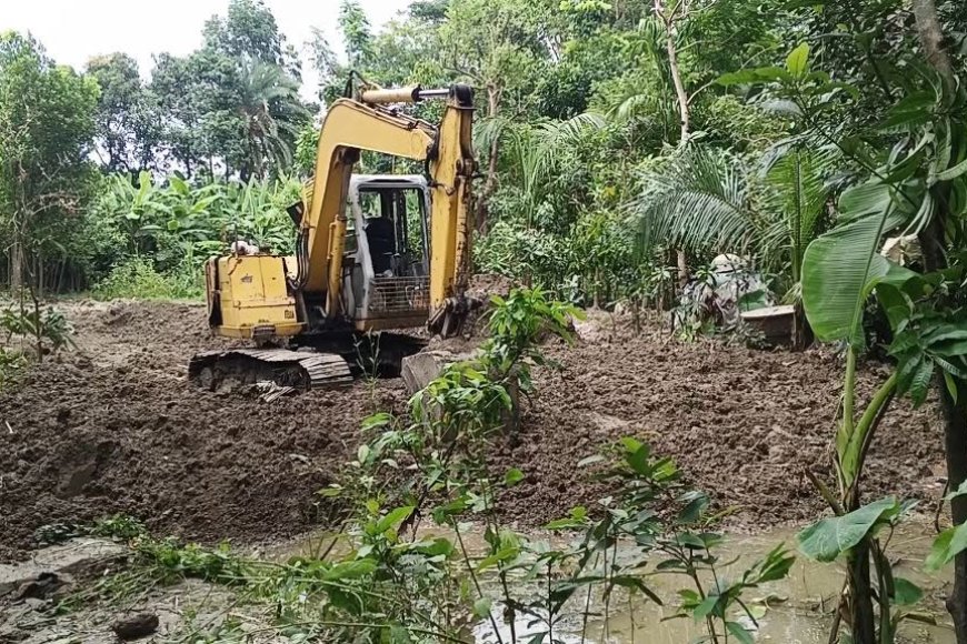 মাদারীপুরে হত্যা মামলার আসামির জমি দখলের চেষ্টার অভিযোগ