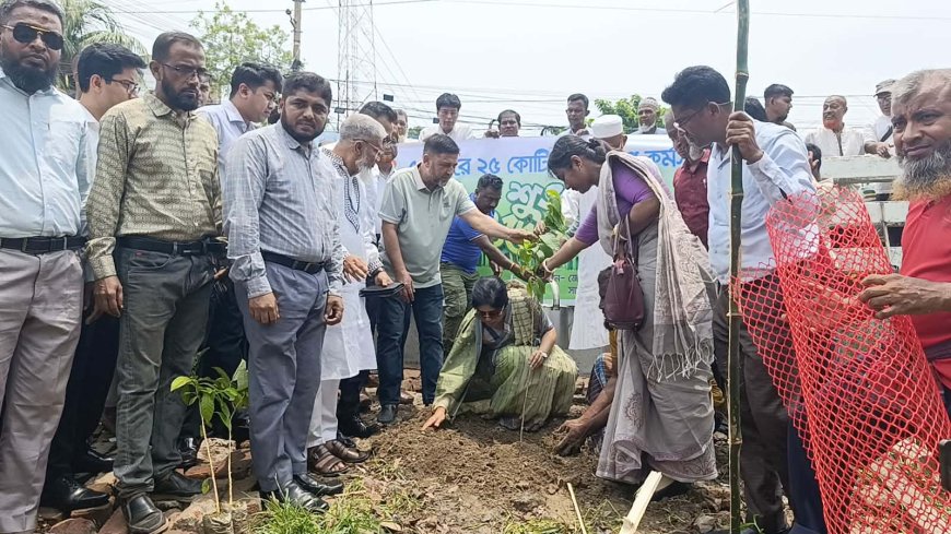 সাতক্ষীরায় বৃক্ষরোপণ কর্মসূচির উদ্বোধন