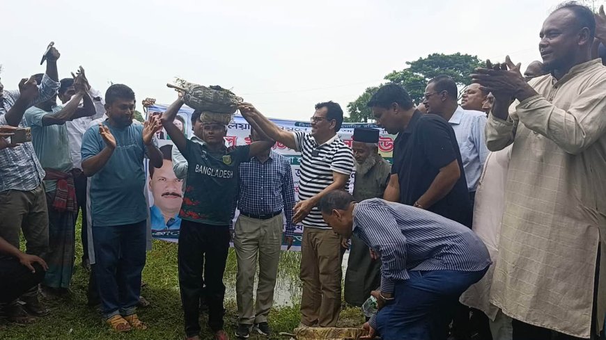 সাতক্ষীরার তালায় খাল সংস্কার, পাইপ স্থাপন ও জলাবদ্ধতা নিরসন কার্যক্রমের উদ্বোধন