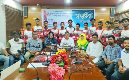 অনুর্ধ্ব-১৭ জাতীয় চ্যাম্পিয়নশিপে রানার্স-আপ জামালপুর জেলা দলকে সংবর্ধনা