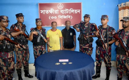 সাতক্ষীরার ভোমরা চেকপোস্টে  প্রায় ১ কোটি ৩০ লাখ টাকা মূল্যের ২১৬টি ডায়মন্ডের নাকফুল জব্দসহ দুই ভারতীয় নাগরিক আটক