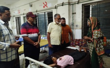 সাতক্ষীরায় ধর্ষিতা শিশুর পাশে বিএনপি নেতা আব্দুর রউফ চিকিৎসার দায়িত্ব গ্রহণ ও নগদ অর্থ সহায়তা
