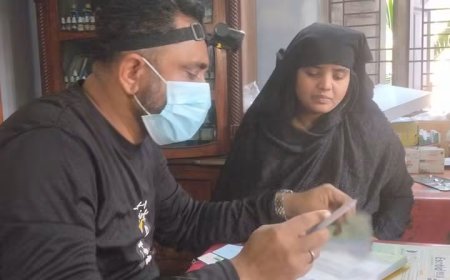 নিজ গ্রামে বিনামূল্যে চিকিৎসাসেবা দিয়ে প্রশংসায় ভাসছেন মানবিক ডাক্তার এস.সি. পন্ডিত