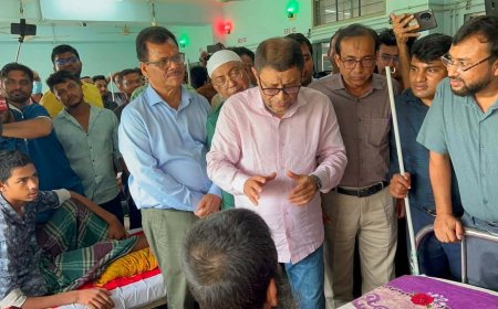 আকস্মিক পরিদর্শনে সাতক্ষীরায় স্বাস্থ্যমন্ত্রী : দুই চিকিৎসকসহ বরখাস্ত তিন