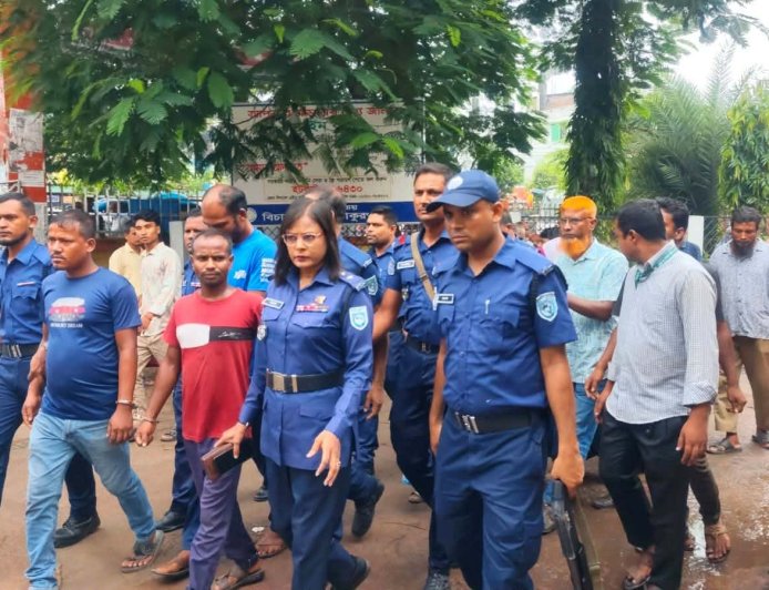 ঠাকুরগাঁওয়ে স্কুলছাত্রী ধর্ষণের মামলায় ৩ জনের আমৃত্যু ও ৩ জনের যাবজ্জীবন কারাদন্ড