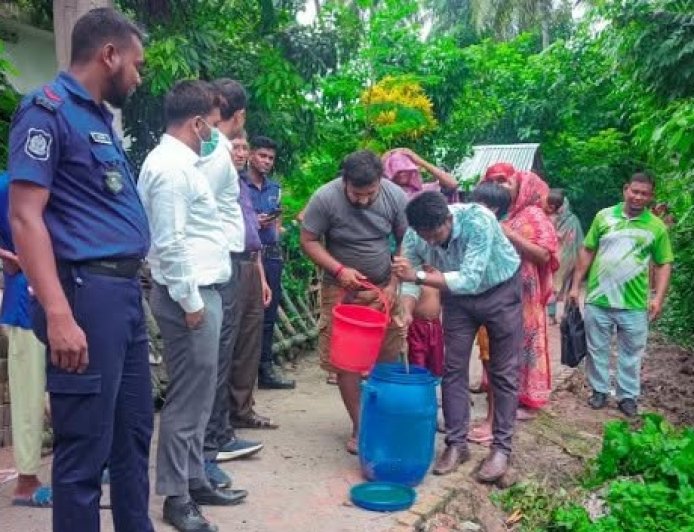 সাতক্ষীরায় ভোক্তা-অধিকারের অভিযানে দুধ ভান্ডারকে এক লাখ টাকা জরিমানা