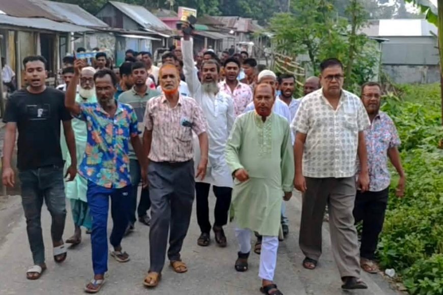 ইউপি চেয়ারম্যান জুবেরী গ্রেপ্তারে দুরমুট বিএনপি নেতাকর্মীদের মিষ্টি বিতরণ ও আনন্দ মিছিল
