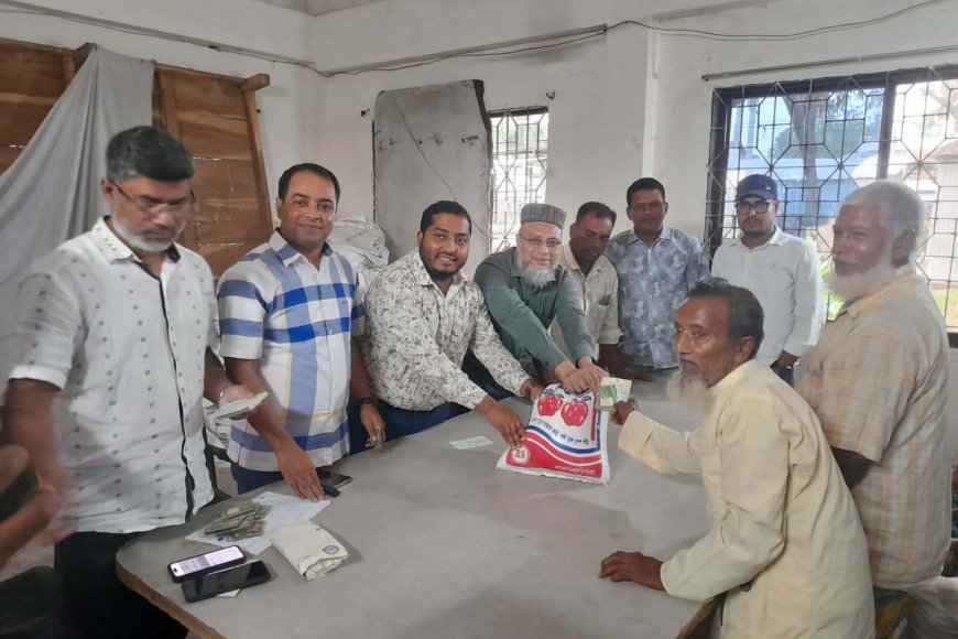 কিশোরগঞ্জে বন্যায় ক্ষতিগ্রস্ত কৃষকদের মাঝে ১৬ কোটি ৪০ লাখ টাকার অনুদান ও ৯০৩.৭৩ মেট্রিক টন চাল বিতরণ