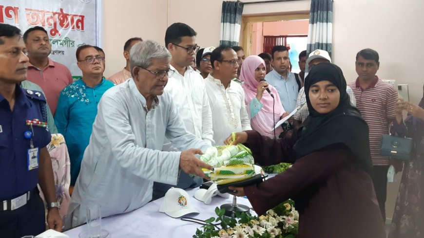 সাদাকে সাদা, কালোকে কালো বলবেন ॥ মিডিয়া শক্তিশালী হলেই  শক্তিশালী হবে গণতন্ত্র: মির্জা ফখরুল
