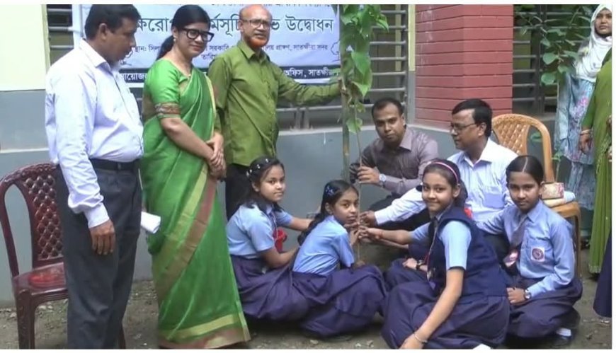 প্রাথমিক শিক্ষা পদক উপলক্ষে সাতক্ষীরায় বৃক্ষরোপণ কর্মসূচির উদ্বোধন
