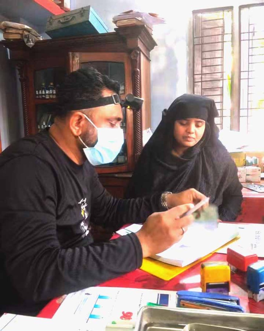 নিজের গ্রামে বিনামূল্যে চিকিৎসাসেবা দিয়ে অনন্য নজির গড়লেন ডা. এস.সি. পন্ডিত