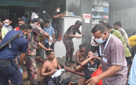 সাতক্ষীরার ব্লিস হাসপাতালে অক্সিজেন সিলিন্ডার বিস্ফোরণে অগ্নিকান্ড, প্রচন্ড ধোয়ায় ফায়ারসার্ভিস কর্মীসহ অনেকেই অসুস্থ্য
