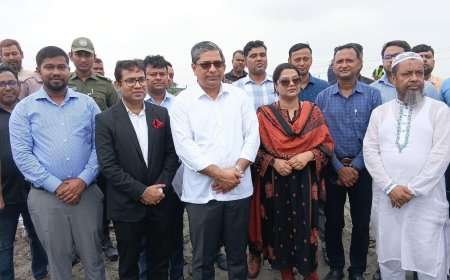 সরকারের পক্ষ থেকে হকারদের পুনর্বাসন ছাড়া হকার উচ্ছেদ করা হবে না।